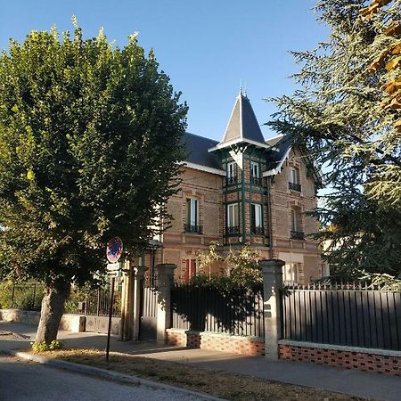 Calme Et Repos En Ville Châlons-en-Champagne Dış mekan fotoğraf